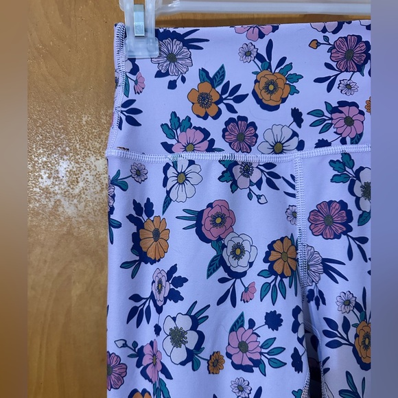 BECCA floral workout set - Picture 5 of 7